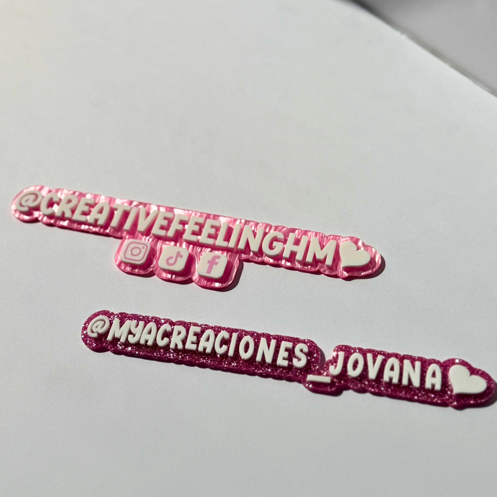 Letrero de Redes Sociales Personalizado en Acrílico | @Usuario + Íconos