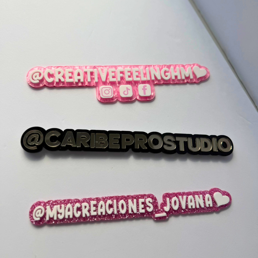 Letrero de Redes Sociales Personalizado en Acrílico | @Usuario + Íconos