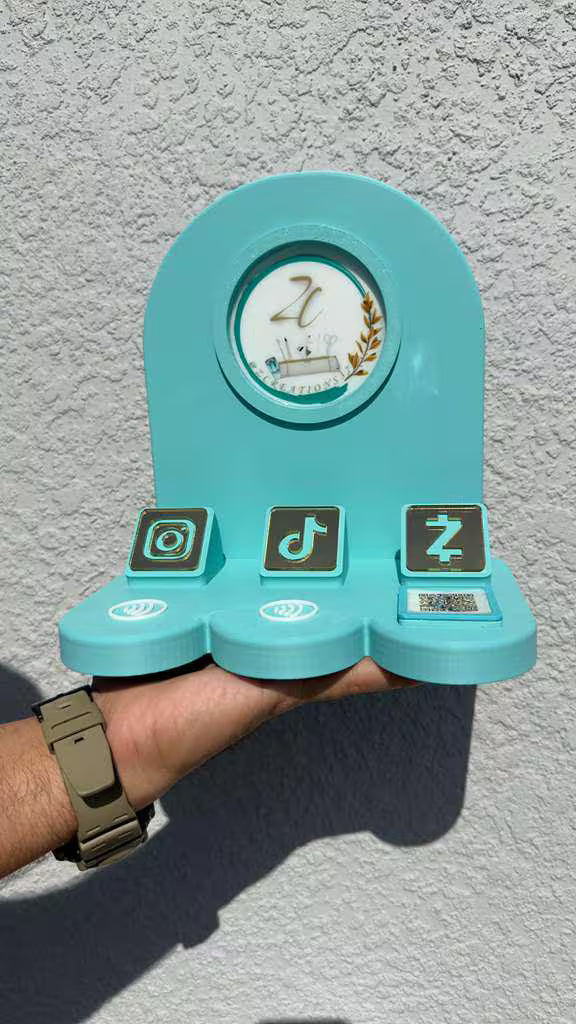 Stand Inteligente NFC con QR Code para Emprendedores – Conecta tus Redes Sociales al Instante